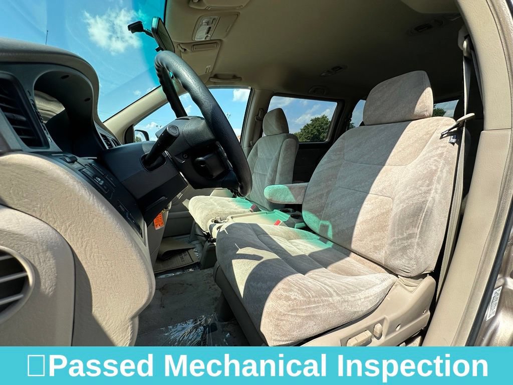 Used 2004 Honda Odyssey EX image 16