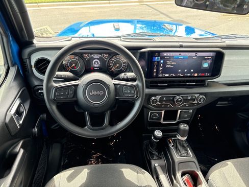 Used 2024 Jeep Wrangler Unlimited Sport AWD/4WD image 18