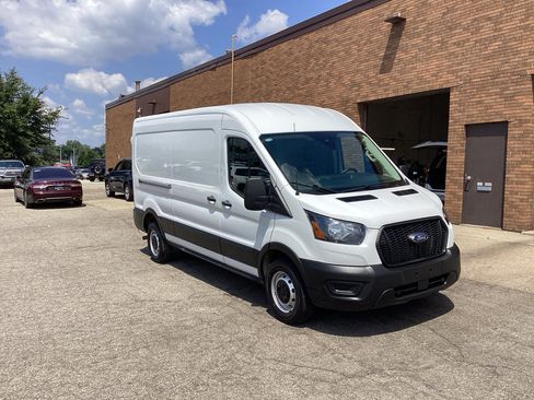 Used 2025 Ford Transit 250 148 Medium Roof RWD image 1