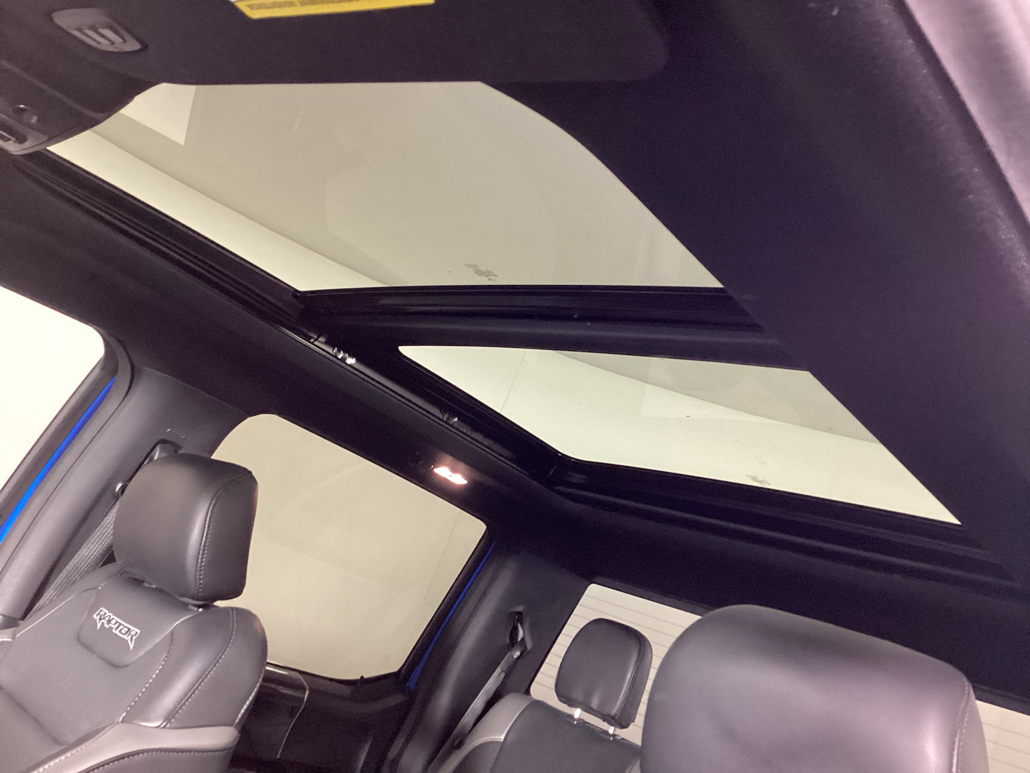 Used 2019 Ford F150 Raptor w/ Equipment Group 802A Luxury AWD/4WD image 37