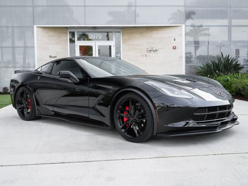 Used 2019 Chevrolet Corvette Stingray Coupe w/ Carbon Flash Badge Package RWD image 3
