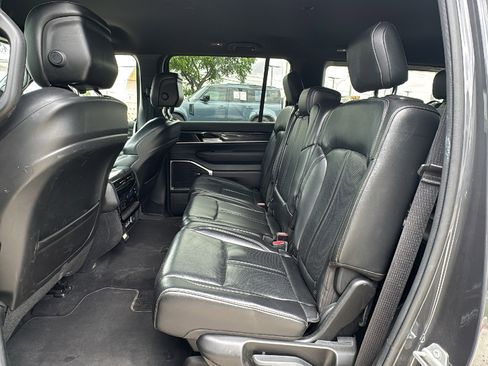 Used 2022 Jeep Wagoneer Series I RWD image 14