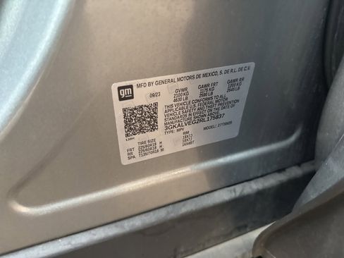 Used 2024 GMC Terrain SLT image 14