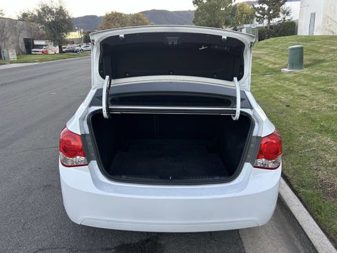 Used 2015 Chevrolet Cruze LS image 9