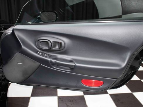 Used 2002 Chevrolet Corvette Z06 w/ Memory Pkg image 31