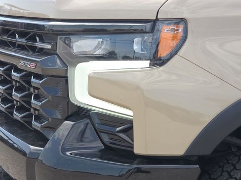 Used 2023 Chevrolet Silverado 1500 ZR2 w/ Technology Package image 4