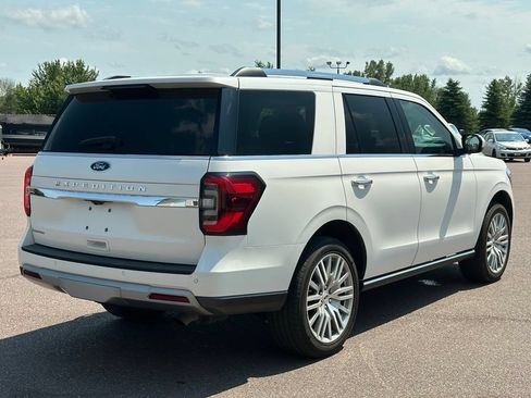 Used 2024 Ford Expedition Limited AWD/4WD image 6