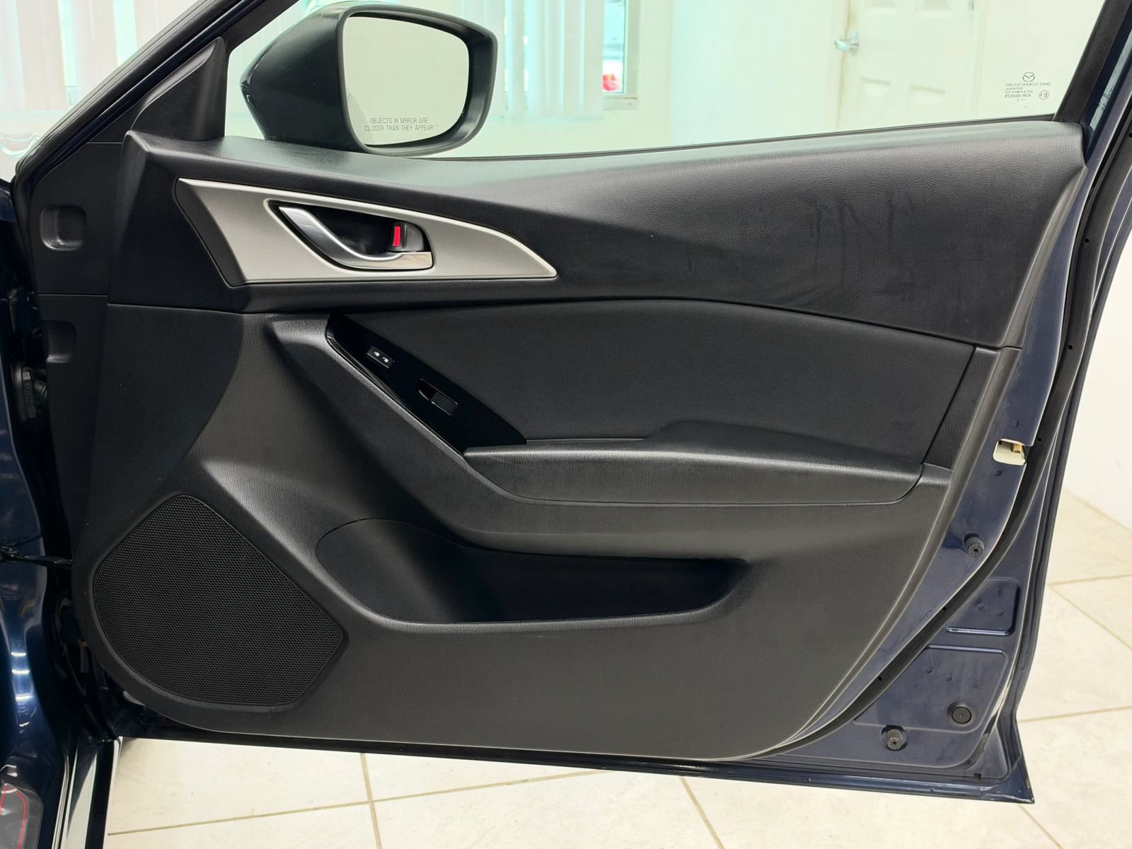 Used 2017 MAZDA MAZDA3 Sport FWD image 23