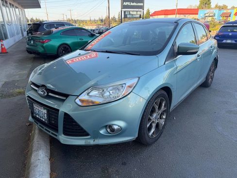 Used 2012 Ford Focus SEL FWD image 1