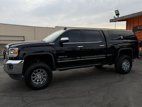 Used 2017 GMC Sierra 2500 SLT w/ Driver Alert Package AWD/4WD image 12