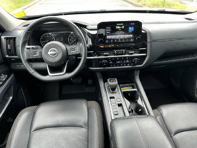 Certified 2025 Nissan Pathfinder SL FWD image 25