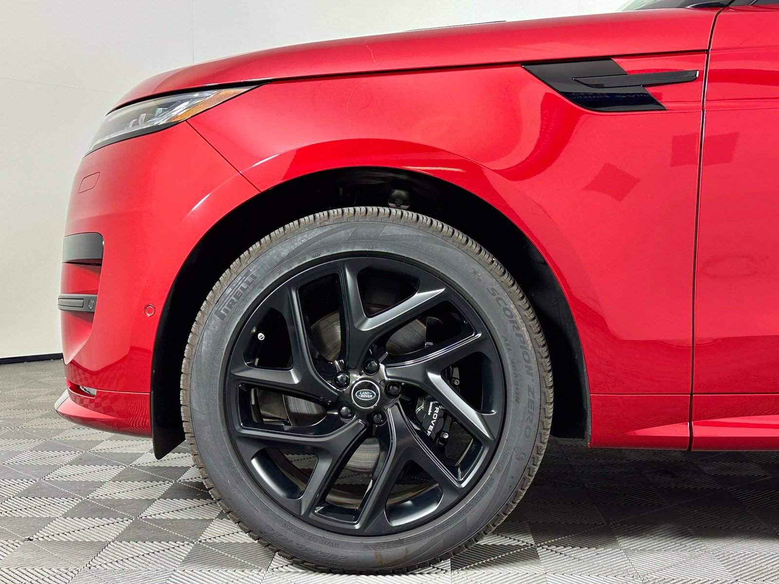 Used 2025 Land Rover Range Rover Sport Dynamic SE AWD/4WD image 7