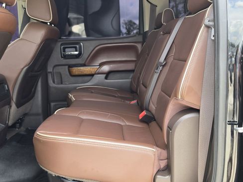 Used 2015 Chevrolet Silverado 1500 High Country w/ High Country Premium Package AWD/4WD image 22