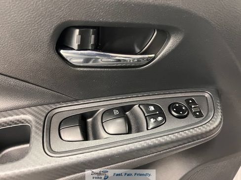 Used 2025 Nissan Versa SV FWD image 23