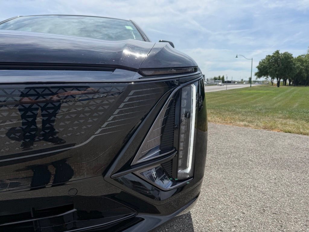 Certified 2024 Cadillac Lyriq Sport AWD/4WD image 10