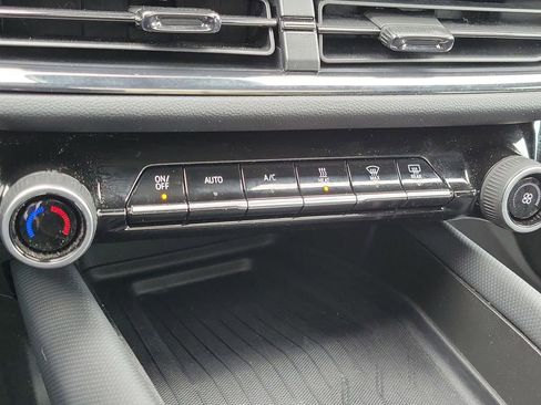 Used 2024 Chevrolet Equinox EV RS image 29