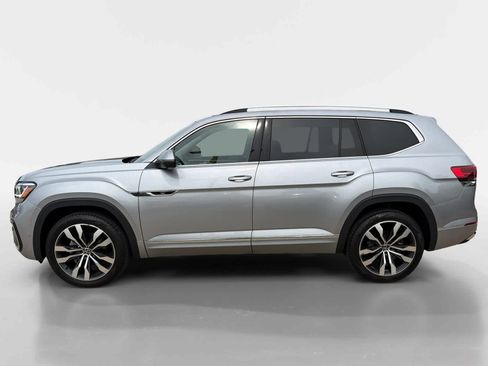 Used 2023 Volkswagen Atlas SEL Premium AWD/4WD image 3