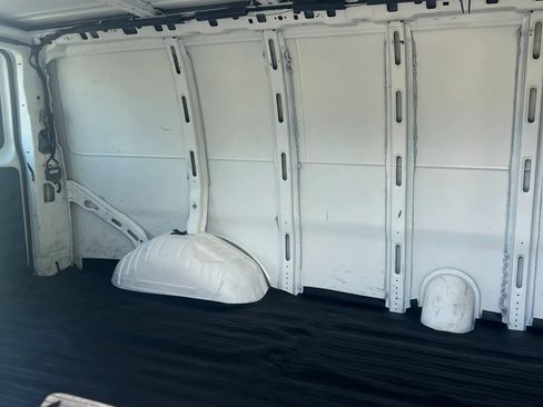 Used 2015 Chevrolet Express 2500 RWD image 14