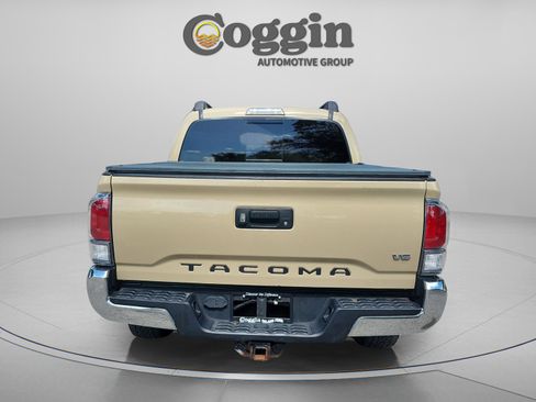 Used 2020 Toyota Tacoma TRD Off-Road AWD/4WD image 4