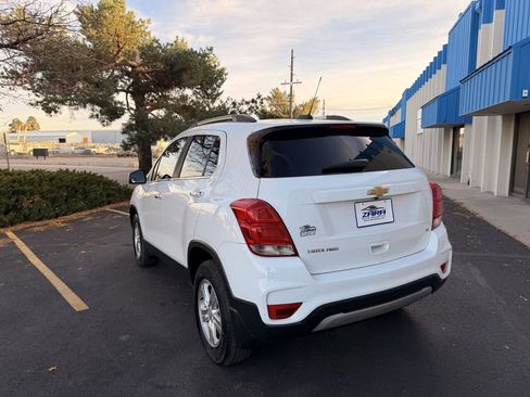 Used 2017 Chevrolet Trax LT w/ LT Convenience Package image 6