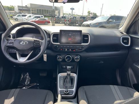 Used 2023 Hyundai Venue SEL w/ Cargo Package FWD image 21