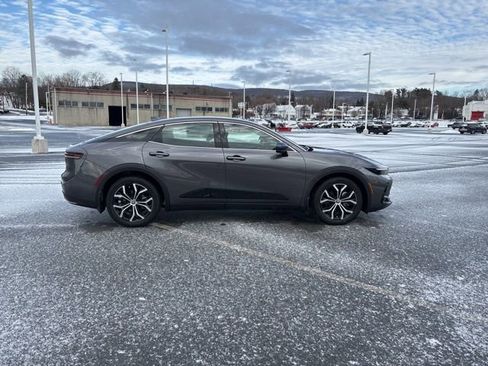 Used 2023 Toyota Crown XLE image 6