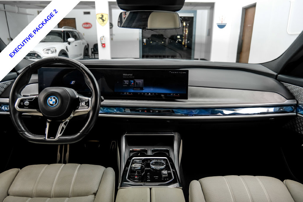 Used 2023 BMW i7 xDrive60 AWD/4WD image 16