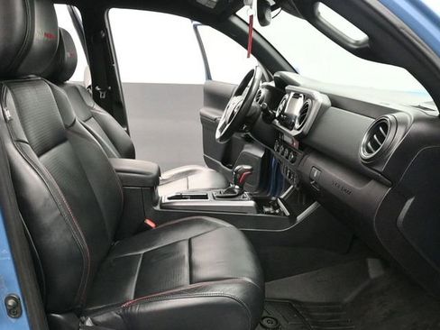 Used 2018 Toyota Tacoma SR image 23