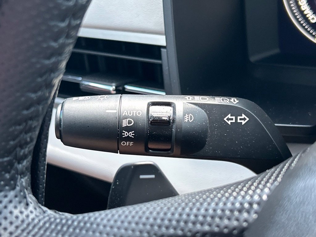 Used 2025 Mitsubishi Outlander 4WD Plug-In Hybrid image 23