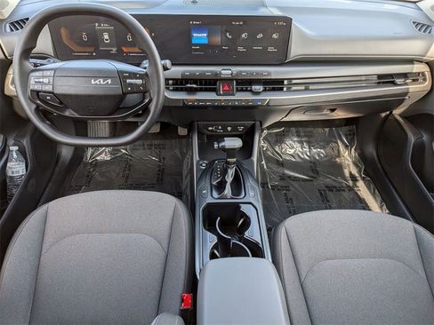 Used 2025 Kia K4 LXS image 21