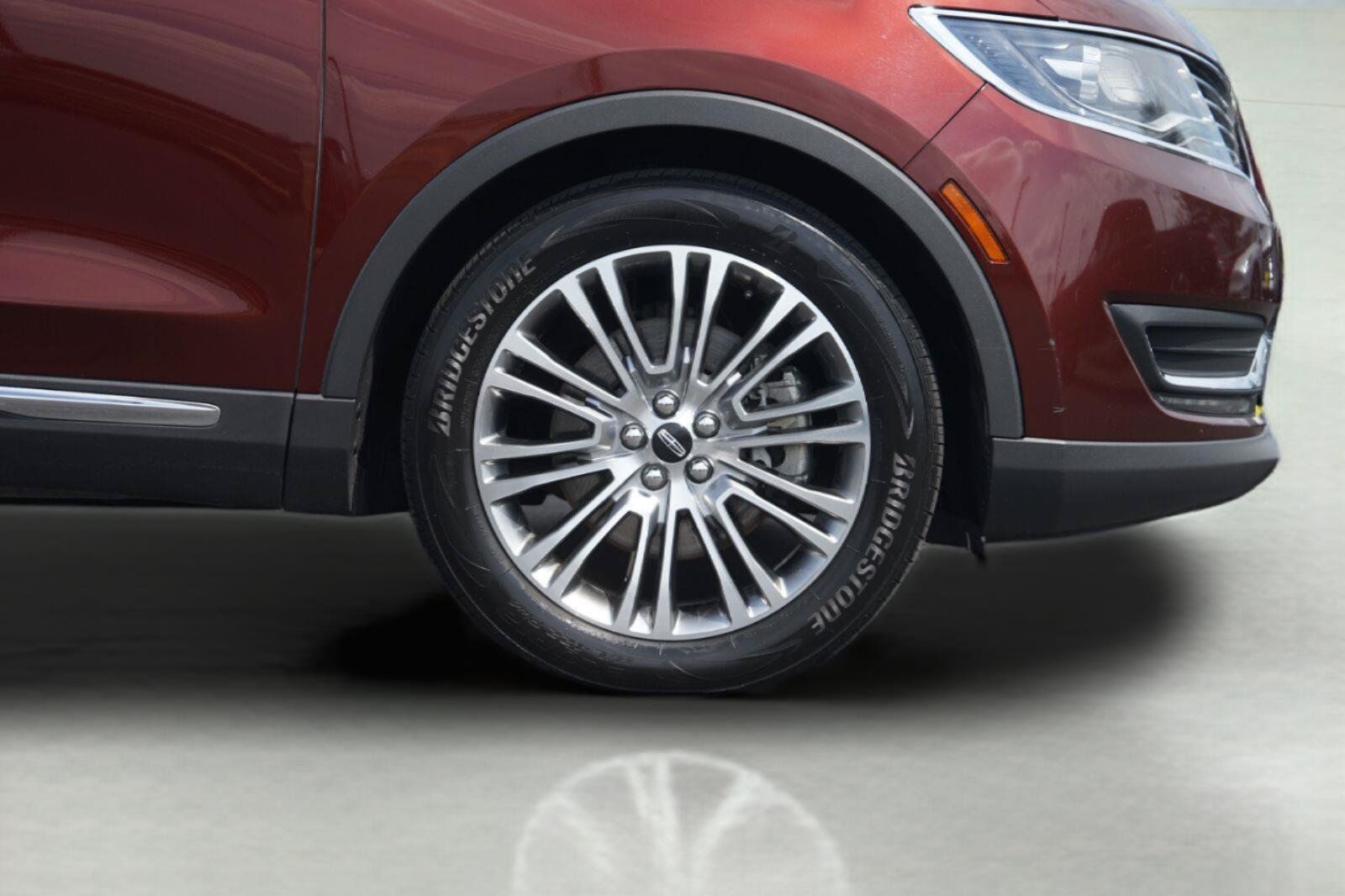 Used 2016 Lincoln MKX Reserve w/ Climate Package FWD image 4
