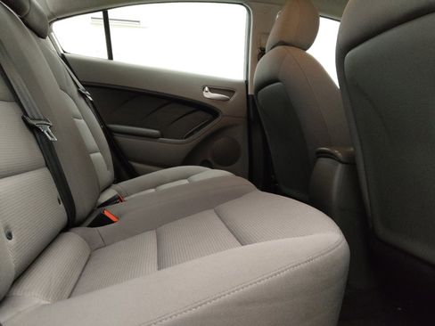 Used 2017 Kia Forte LX FWD image 19