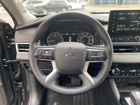 Used 2025 Mitsubishi Outlander SE AWD/4WD image 18