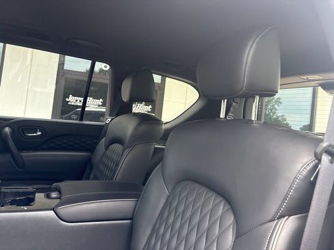 Used 2024 INFINITI QX80 Sensory AWD/4WD image 5