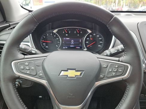 Used 2022 Chevrolet Equinox LT FWD image 11