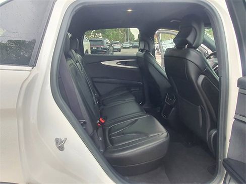 Used 2019 Lincoln Nautilus FWD image 29