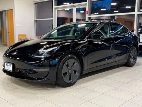 Used 2023 Tesla Model 3 Standard Range RWD image 4