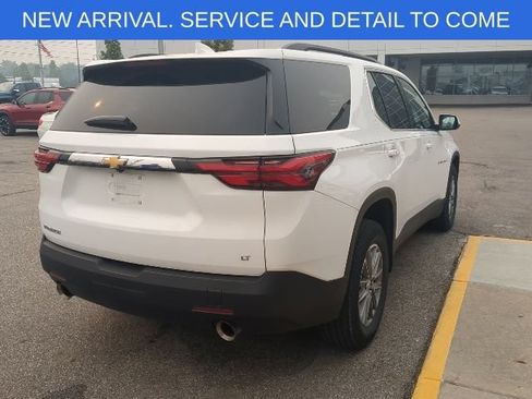 Used 2023 Chevrolet Traverse LT FWD image 8