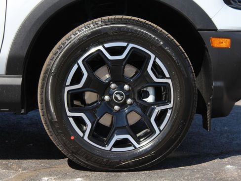 New 2026 Ford Bronco Sport Outer Banks AWD/4WD image 23