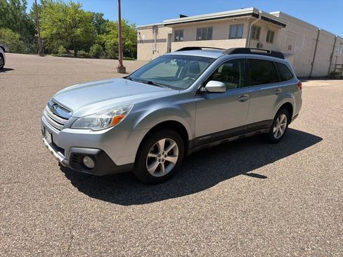 Used 2014 Subaru Outback 2.5i Limited w/ Moonroof Package AWD/4WD image 4