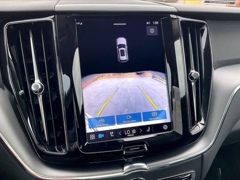 Used 2025 Volvo XC60 B5 Core w/ Climate Package image 24