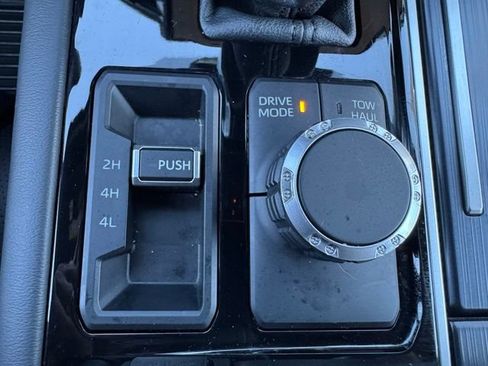 Used 2023 Toyota Tundra Platinum AWD/4WD image 36