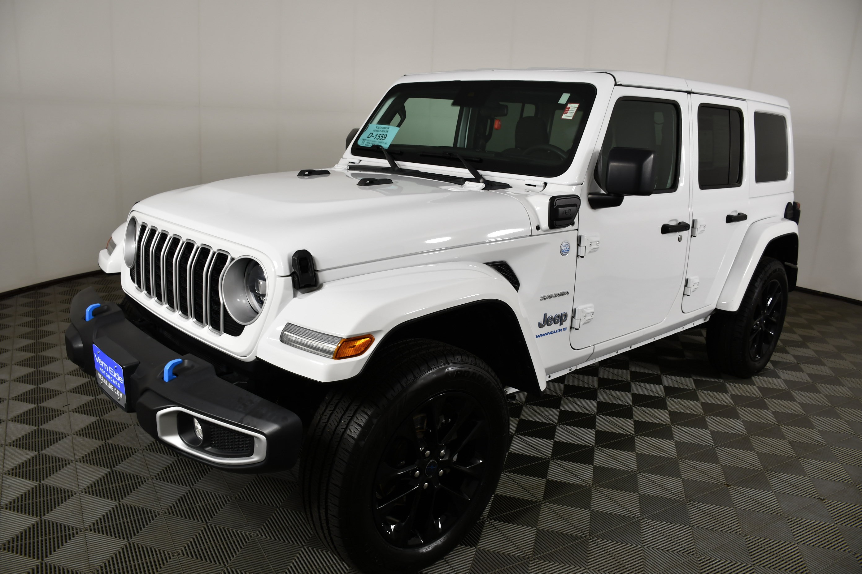 Used 2024 Jeep Wrangler Unlimited Sahara AWD/4WD image 10