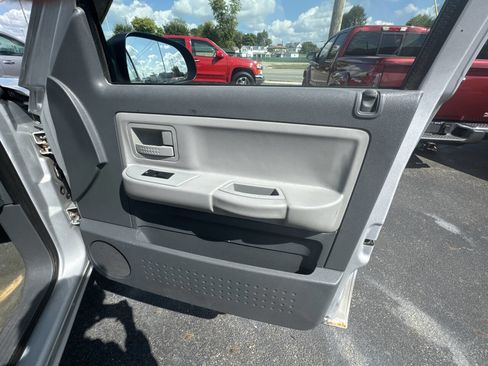 Used 2005 Dodge Dakota SLT image 30
