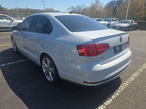Used 2017 Volkswagen Jetta GLI image 6