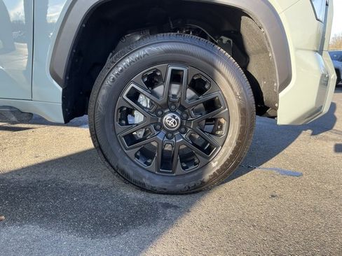 Used 2025 Toyota Tundra Limited image 34