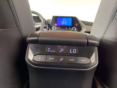 Used 2023 Toyota Highlander L FWD image 47