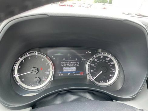 Used 2024 Toyota Highlander LE AWD/4WD image 15