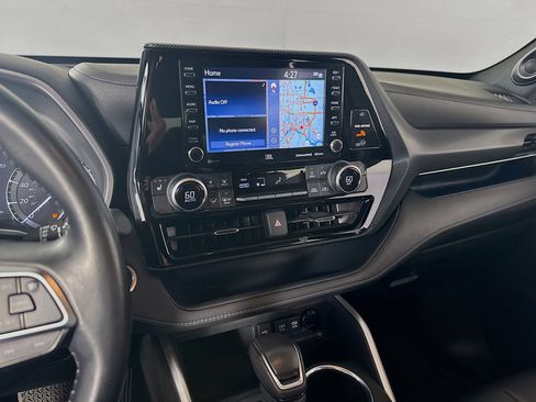 Certified 2021 Toyota Highlander XSE AWD/4WD image 16