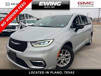 Used 2024 Chrysler Pacifica Touring-L